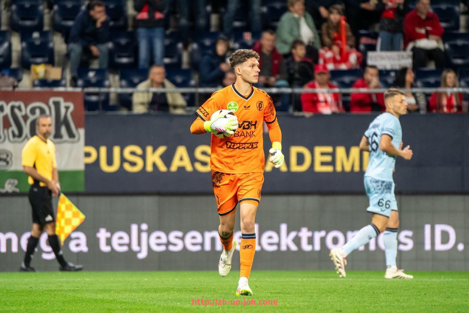 金年会-法甲防守球员表现评估及防守核心作用解析